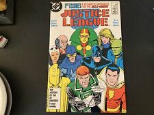 Justice League#1 1st APP of Maxwell Lord 1987 VF/NM White pges. picture
