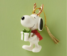 Lenox Snoopy WIth Gift Annual Christmas Ornament New 2024 895787 Peanuts picture