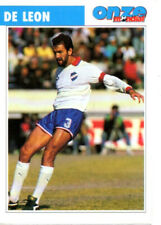 WORLD ELEVEN FOOTBALL CARD Hugo De Leon Uruguay picture