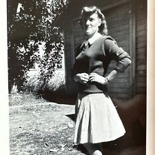 Victory Roll Hair Woman VINTAGE PHOTO Original Snapshot 1940s Girl next door picture