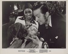 David Niven + Peter Bayliss + Teresa Graves in Old Dracula (1975) ❤ Photo K 257 picture