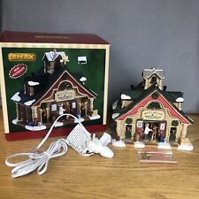 LEMAX HAPPY ANTLERS REINDEER SHELTER VETERINARIAN CHRISTMAS VILLAGE HOUSE 75204 picture