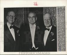 1962 Press Photo Dr. George Fister, AMA President poses with award winners picture