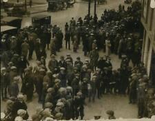 1924 Press Photo Crowds Waiting for Gates Opening, 12 O'Clock picture