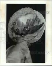 1983 Press Photo Trousseau Bonnet, Silk Crystals Parakeet, 1883 France Paris picture