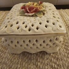 Vintage Lattice Weave Pierced Jewelry Trinket Vanity Box with Lid Floral Gold picture