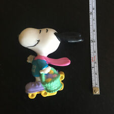 RARE VINTAGE 1996 Peanuts Snoopy Easter Beagle Roller Skate Toy Figure UFS Inc picture