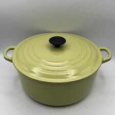 Le Creuset #28 Lime/Avocado Green Round Enameled Cast Iron Dutch Oven 7.25 qt picture
