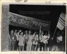 1967 Press Photo Vietnamese youths protests against government, Saigon, Vietnam picture