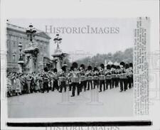 1957 Press Photo Irish Guards march at Buckingham Palace in London - afx10796 picture