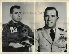 1960 Press Photo Captain Theodore R. Harris & Comdr John W. Thornton picture