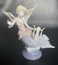 Lladro 1464 CAREFREE ANGEL W/LYRE, issued 1985, retired 1988 - 10 inch picture