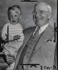 1950 Press Photo President Harry Truman with a toddler - pio09162 picture