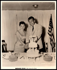 Richard Egan with his wife (1958) 🎬⭐ Original Vintage Hollywood Photo K 7 picture
