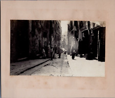 France, Bonifacio, Tourists in a Street, Vintage Silver Print, ca.1915 Vintage picture