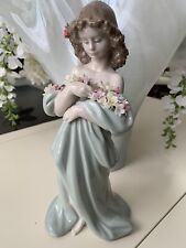 Lladro Vintage Porcelain Figurine Petals of Love 6343 MINT. picture
