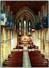 VINTAGE POSTCARD CONTINENTAL SIZE THE AMERICAN CATHERDRAL HOLY TRINITY PARIS V2 picture