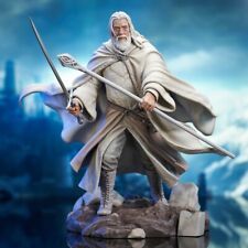 Diamond Select The Lord of the Rings LOTR Gandalf the White Deluxe Statue Dioram picture