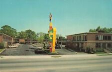 Holiday Inn Orangeburg South Carolina SC Old Cars Roadside c1960 Postcard picture