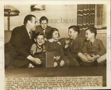 1942 Press Photo Singer Morton Downey retained custody of his five children, NY picture