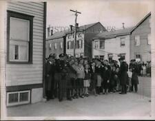 1936 Press Photo Crowd in Trenton, NJ picture