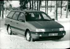 Volkswagen Passat GL variant 1989 - Vintage Photograph 2369866 picture