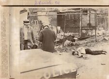 Original 1968 Civil Rights Press Photo Looter Chased From Liquor Store Killed picture