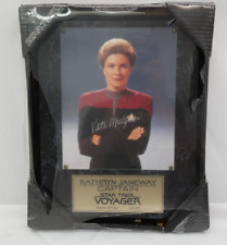 Star Trek Captain Kathryn Janeway Signed Plaque Voyager 335/995 AE picture