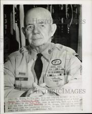 1963 Press Photo Master Sgt. Charles Burt retires from U.S. Army at age 74. picture