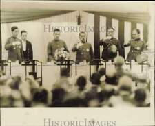 1933 Press Photo Emperor Hirohito & Royal House members celebrate victory, Japan picture