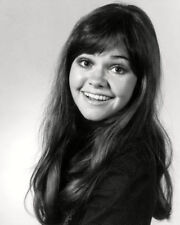 ACTRESS SALLY FIELD - 8X10 PUBLICITY PHOTO (OP-666) picture