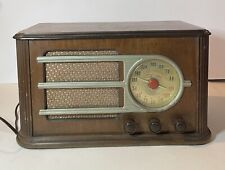 Vintage Silvertone Model 6050 AM Tabletop Tube Radio Excellent Working picture
