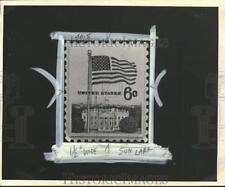 1970 Press Photo 6-cent United States postage stamp with American flag picture