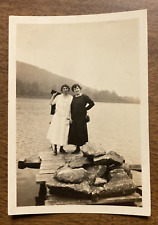 1920s Older Women Ladies Grandmothers Fashion Shore Real Snapshot Photo P8m21 picture