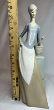 Vintage Nao by Lladro figurine “Del Manzano” made in Spain woman w/ butterfly picture
