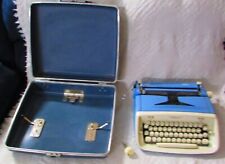 Vintage 1960's Royal Safari Baby Blue Portable Manual Typewriter W/ Hard Case. W picture