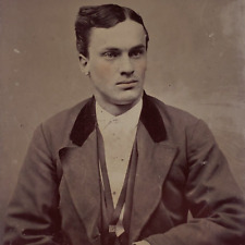 Chiseled Young Dapper Man Tintype c1870 Antique 1/6 Plate Photo Vintage D584 picture