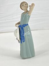 LLADRO Porcelain Girl with Dove #5010 had is glued Size:9.5