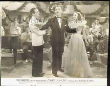 1943 Press Photo Fred Waring and co-stars in a scene from 