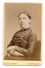 ANTIQUE CDV C. 1890s W.S. BRADSHAW GORGEOUS YOUNG LADY IN DRESS LONDON ENGLAND picture