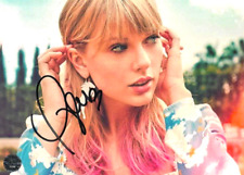 TAYLOR SWIFT Hand Signed 7x5