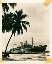 1940's WWII US Coast Guard Transport Ship embarking Marines official 8x10 Photo picture