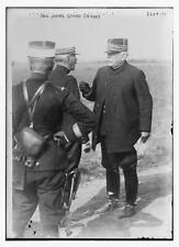 Photo:Gen. Joffre giving orders picture