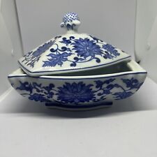VINTAGE BOMBAY BLUE AND WHITE PORCELAIN  COVERED DISH CLASSIC STYLE CLASSY picture