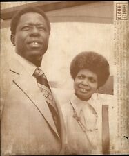 LG23 1973 UPI Wire Photo HANK AARON & FIANCE BILLIE WILLIAMS WEDDING IN JAMAICA picture