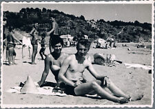 1970s Affectionate Man Trunks Bulge Pretty Women Bikini Beach Gay int Vint Photo picture