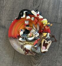 Looney Tunes Round & Round Paint Crazy 3D Collector Plate Bradford Exchange picture
