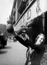 Sale exotic fruits Hediard place de la Madeleine Paris France 1931 Old Photo 2 picture