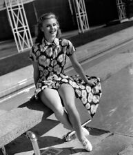 ACTRESS GINGER ROGERS - 8x10 PHOTO REPRINT picture