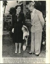 1942 Press Photo Duke & Duchess of Windsor arrive in Miami Beach, Florida picture